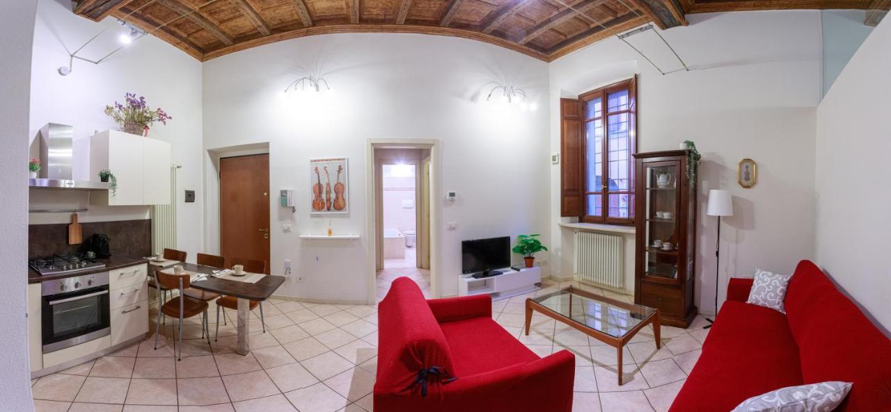 Appartamento Andrea Amati Nel Cuore Di เกรโมนา ภายนอก รูปภาพ