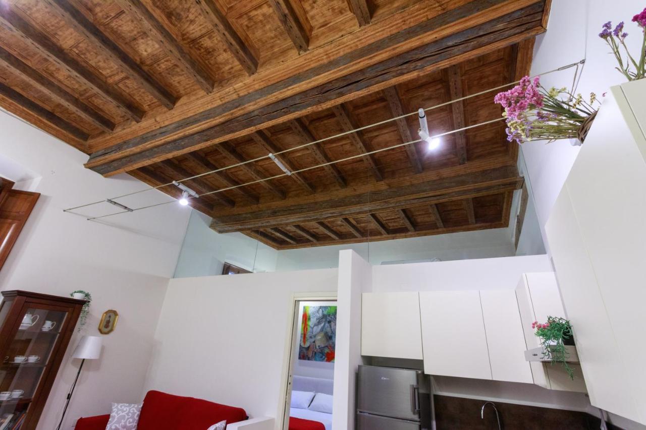 Appartamento Andrea Amati Nel Cuore Di เกรโมนา ภายนอก รูปภาพ