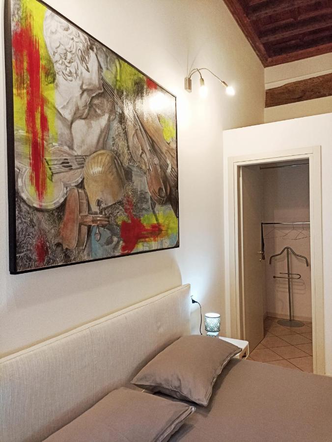 Appartamento Andrea Amati Nel Cuore Di เกรโมนา ภายนอก รูปภาพ