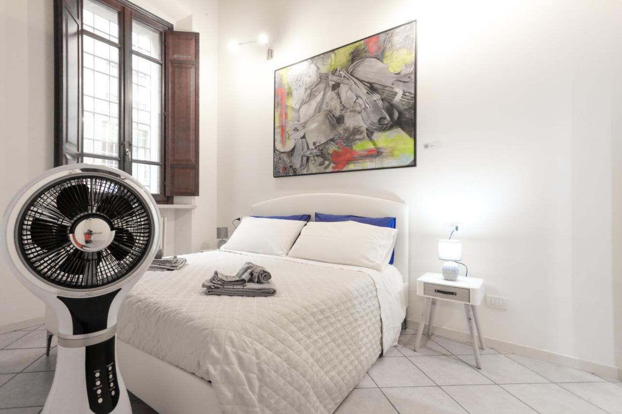 Appartamento Andrea Amati Nel Cuore Di เกรโมนา ภายนอก รูปภาพ